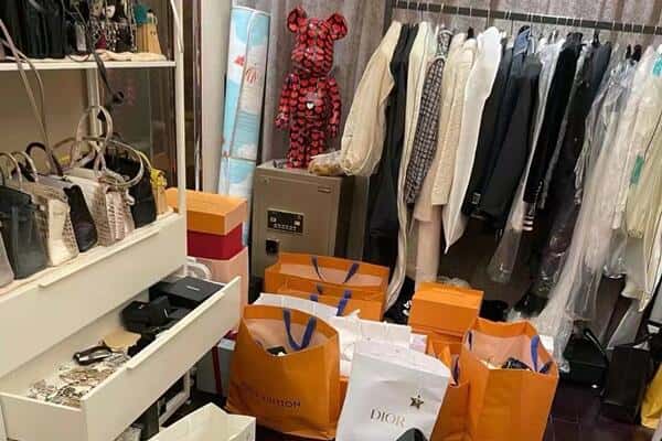 武安市回收一线品牌衣服